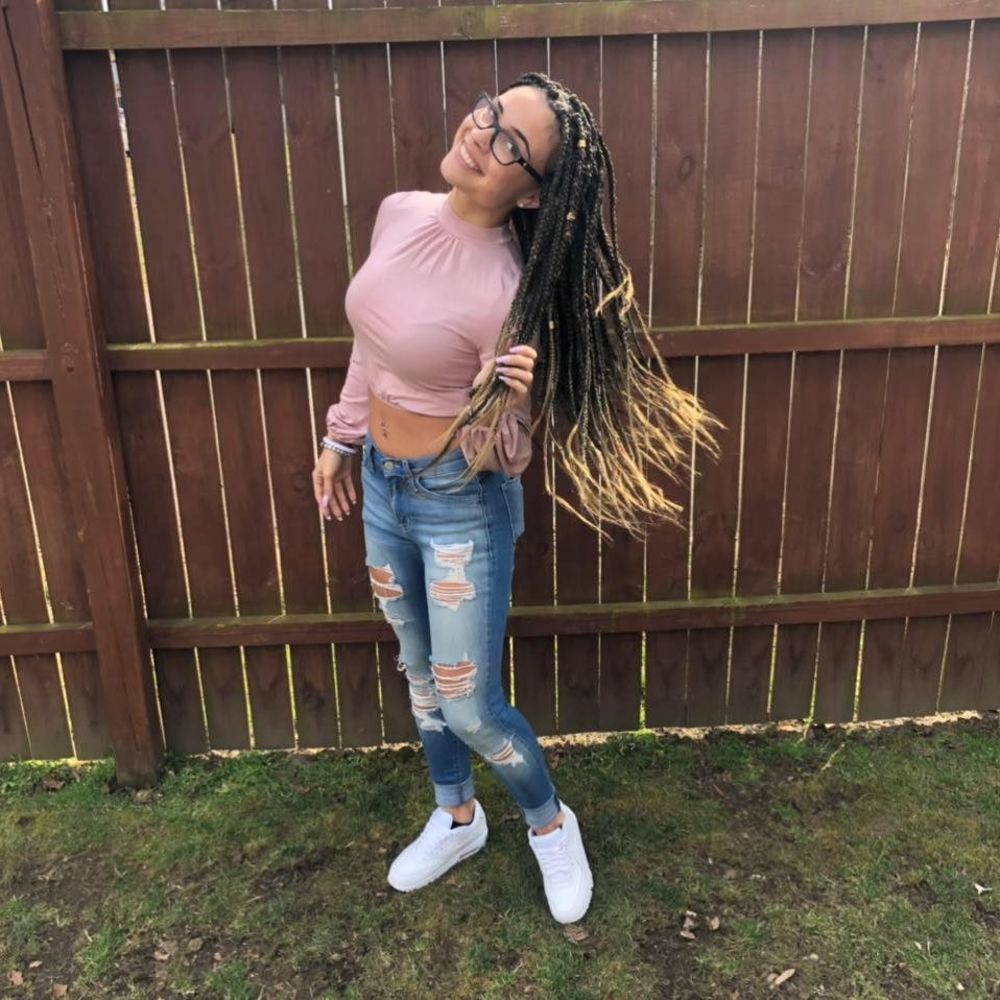 Meet your Posher, Carly